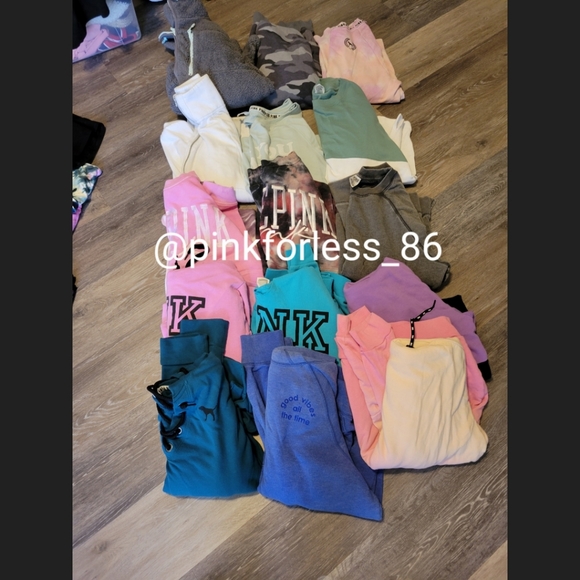 VS PINK MYSTERY BOX 📦 - Picture 3 of 6